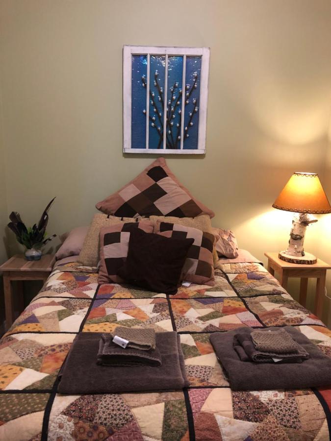 Pebble Springs Bnb Grand Beach ภายนอก รูปภาพ